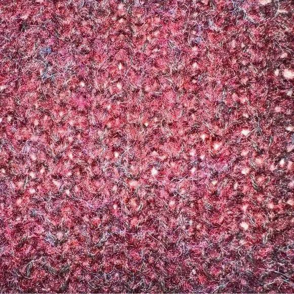 Women’s burgundy sweater sz M - Picture 3 of 4